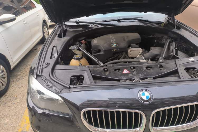 Used BMW 5 Series 2017 525Li Luxury Design Package Engine Bay Right