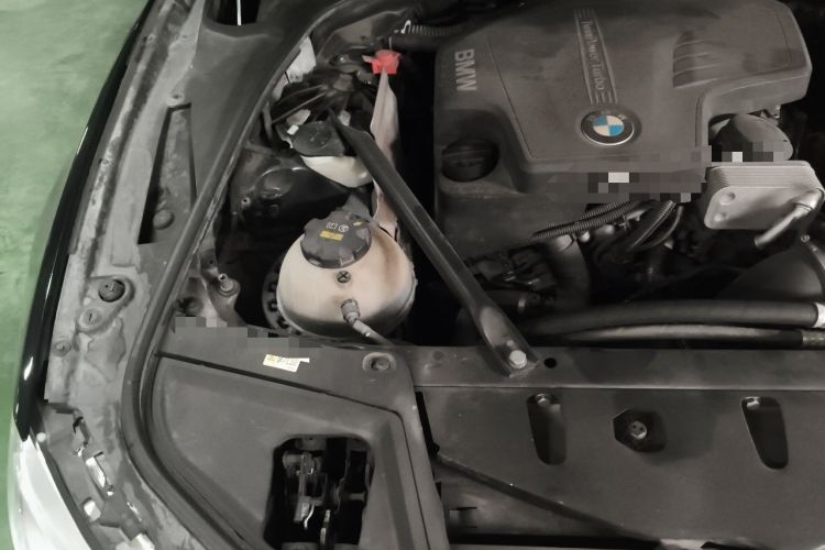 Used BMW 5 Series 2017 525Li Leading Model Engine Bay Right
