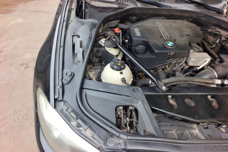 Used BMW 5 Series 2017 520Li Elegant Edition Engine Bay Right