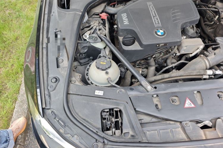 Used BMW 5 Series 2017 520Li Elegant Edition Engine Bay Right