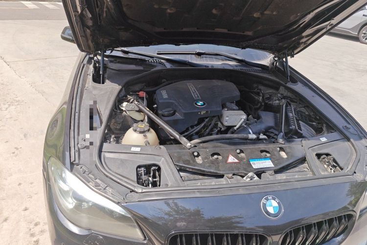 Used BMW 5 Series 2017 525Li Luxury Design Package Engine Bay Right