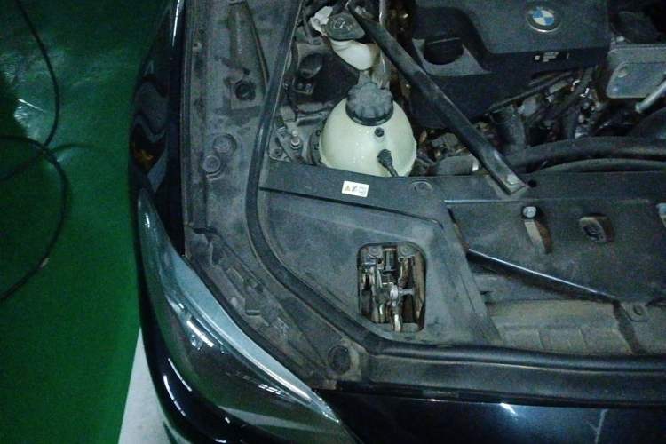 Used BMW 5 Series 2017 525Li Leading Model Engine Bay Right