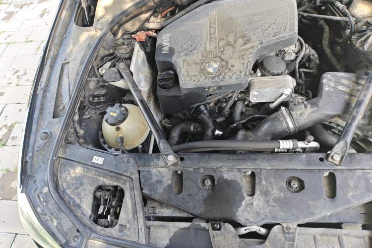 Used BMW 5 Series 2017 525Li Leading Model Engine Bay Right
