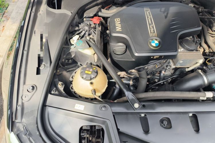 Used BMW 5 Series 2017 525Li Luxury Design Package Engine Bay Right