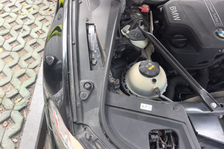 Used BMW 5 Series 2017 520Li Elegant Edition Engine Bay Right