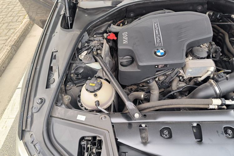 Used BMW 5 Series 2017 525Li Leading Model Engine Bay Right