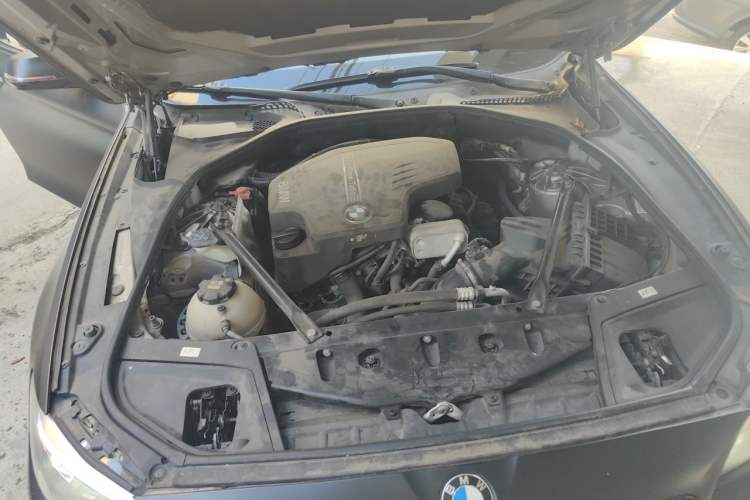 Used BMW 5 Series 2017 525Li Luxury Design Package Engine Bay Right