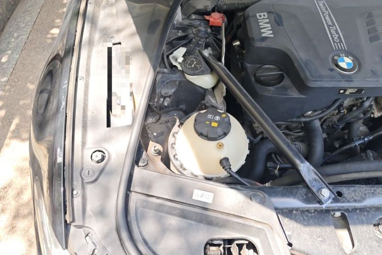 Used BMW 5 Series 2017 520Li Elegant Edition Engine Bay Right