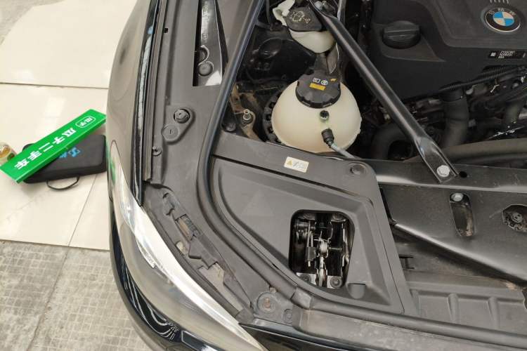 Used BMW 5 Series 2017 525Li Luxury Design Package Engine Bay Right