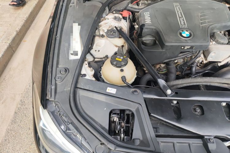 Used BMW 5 Series 2017 525Li Leading Model Engine Bay Right