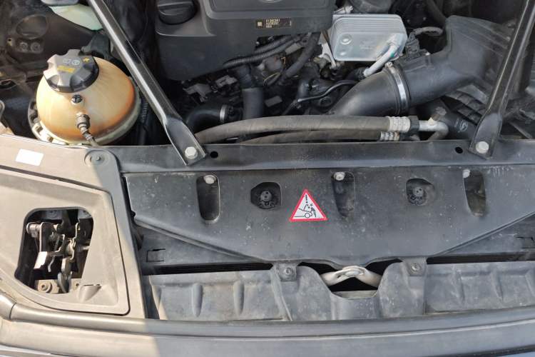 Used BMW 5 Series 2017 525Li Leading Model Engine Bay Right