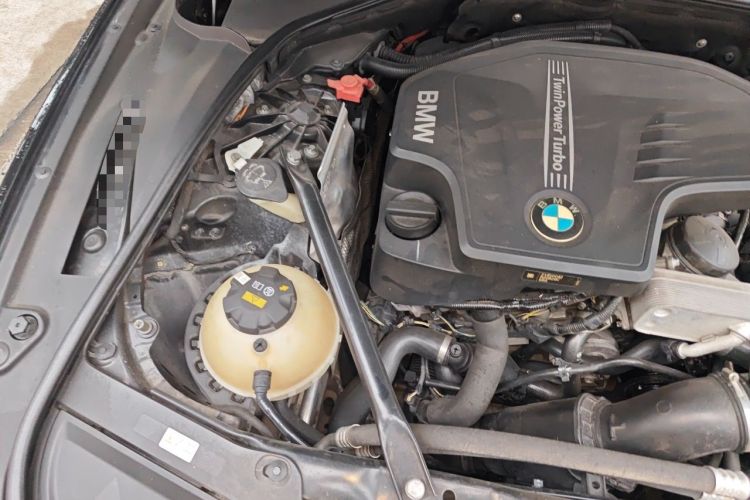 Used BMW 5 Series 2017 525Li Luxury Design Package Engine Bay Right