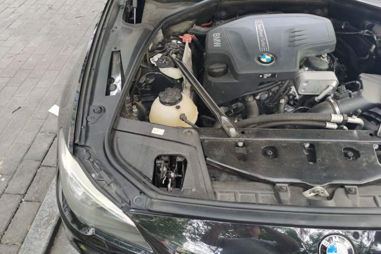 Used BMW 5 Series 2017 525Li Luxury Design Package Engine Bay Right