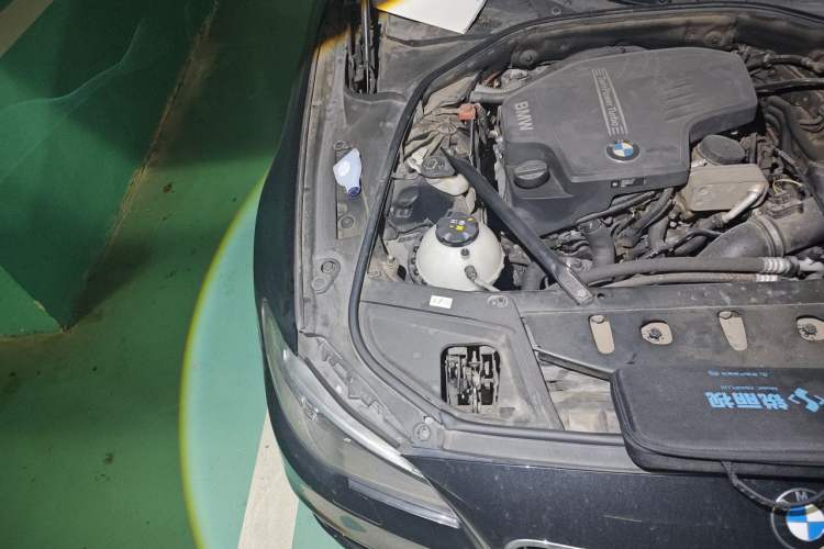 Used BMW 5 Series 2017 525Li Luxury Design Package Engine Bay Right