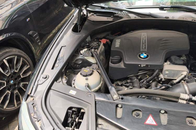 Used BMW 5 Series 2017 525Li Luxury Design Package Engine Bay Right