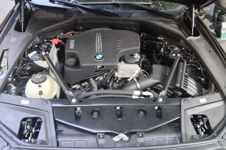 Used BMW 5 Series 2017 525Li Luxury Design Package Engine Bay
