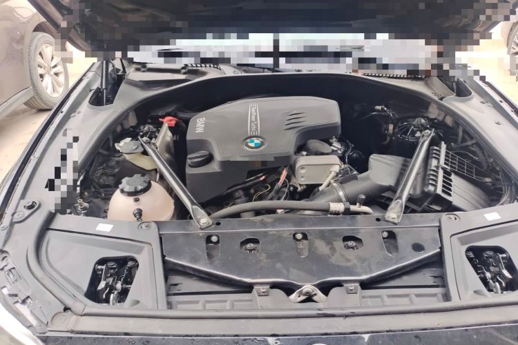 Used BMW 5 Series 2017 520Li Elegant Edition Engine Bay