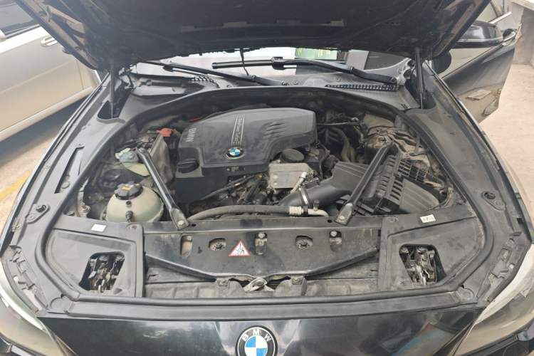 Used BMW 5 Series 2017 525Li Luxury Design Package Engine Bay