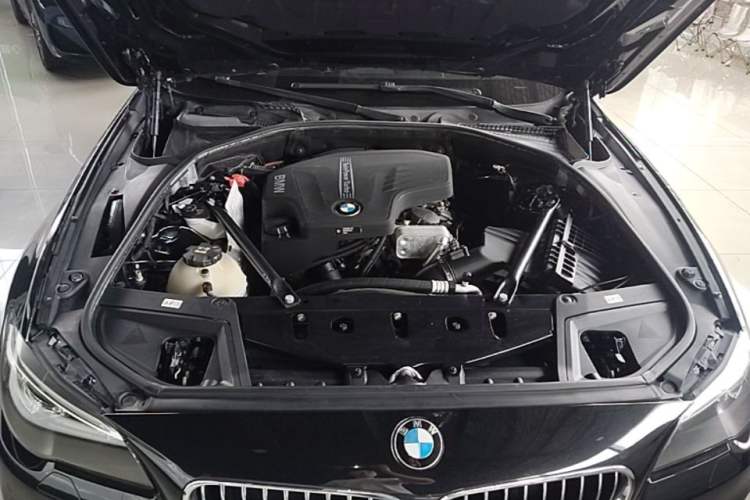 Used BMW 5 Series 2017 525Li Luxury Design Package Engine Bay