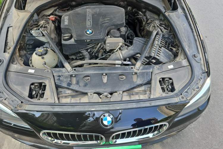 Used BMW 5 Series 2017 525Li Luxury Design Package Engine Bay