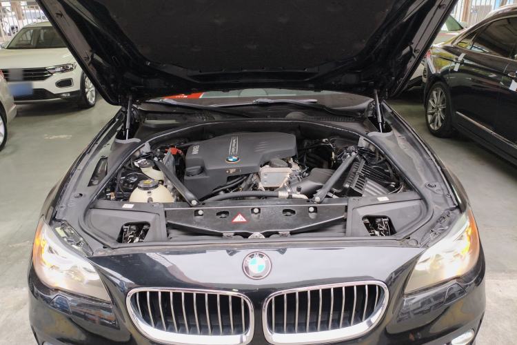 Used BMW 5 Series 2017 525Li Leading Model Engine Bay
