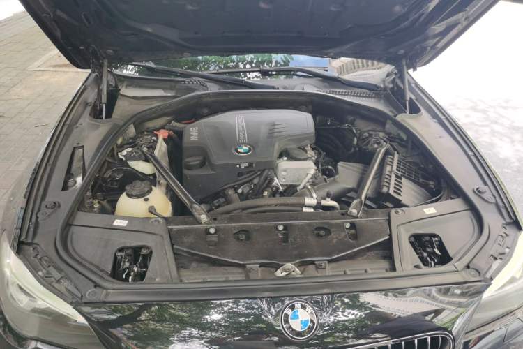 Used BMW 5 Series 2017 525Li Luxury Design Package Engine Bay