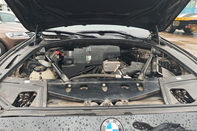 Used BMW 5 Series 2017 520Li Elegant Edition Engine Bay