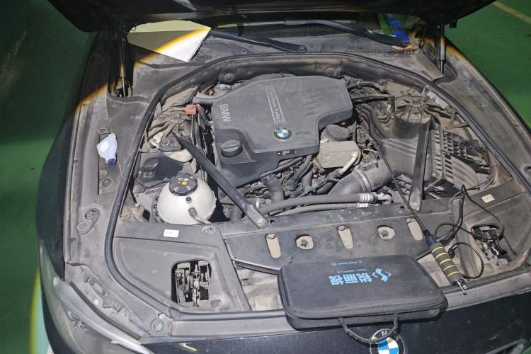 Used BMW 5 Series 2017 525Li Luxury Design Package Engine Bay