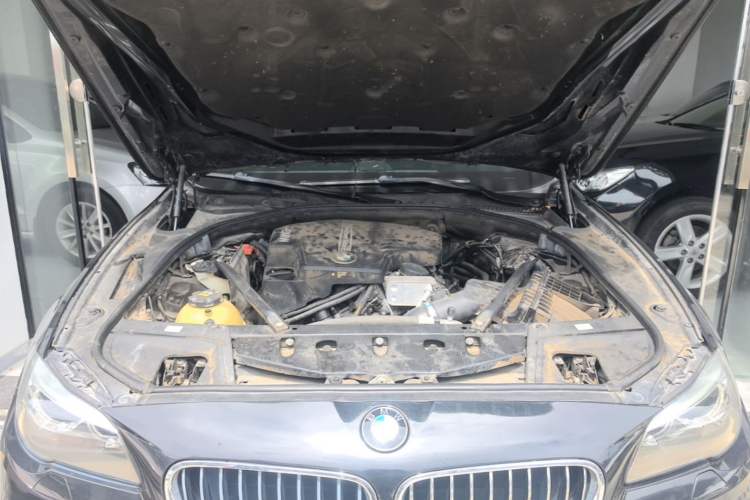 Used BMW 5 Series 2017 525Li Luxury Design Package Engine Bay
