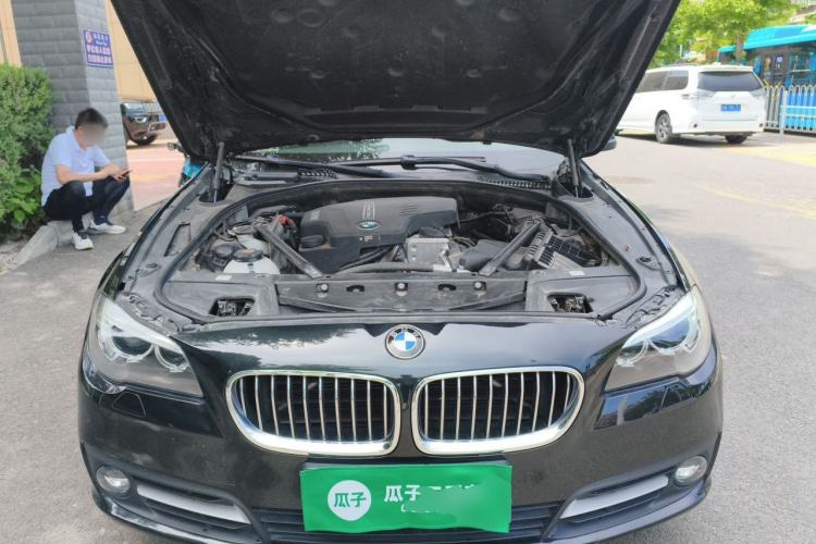 Used BMW 5 Series 2017 520Li Elegant Edition Engine Bay