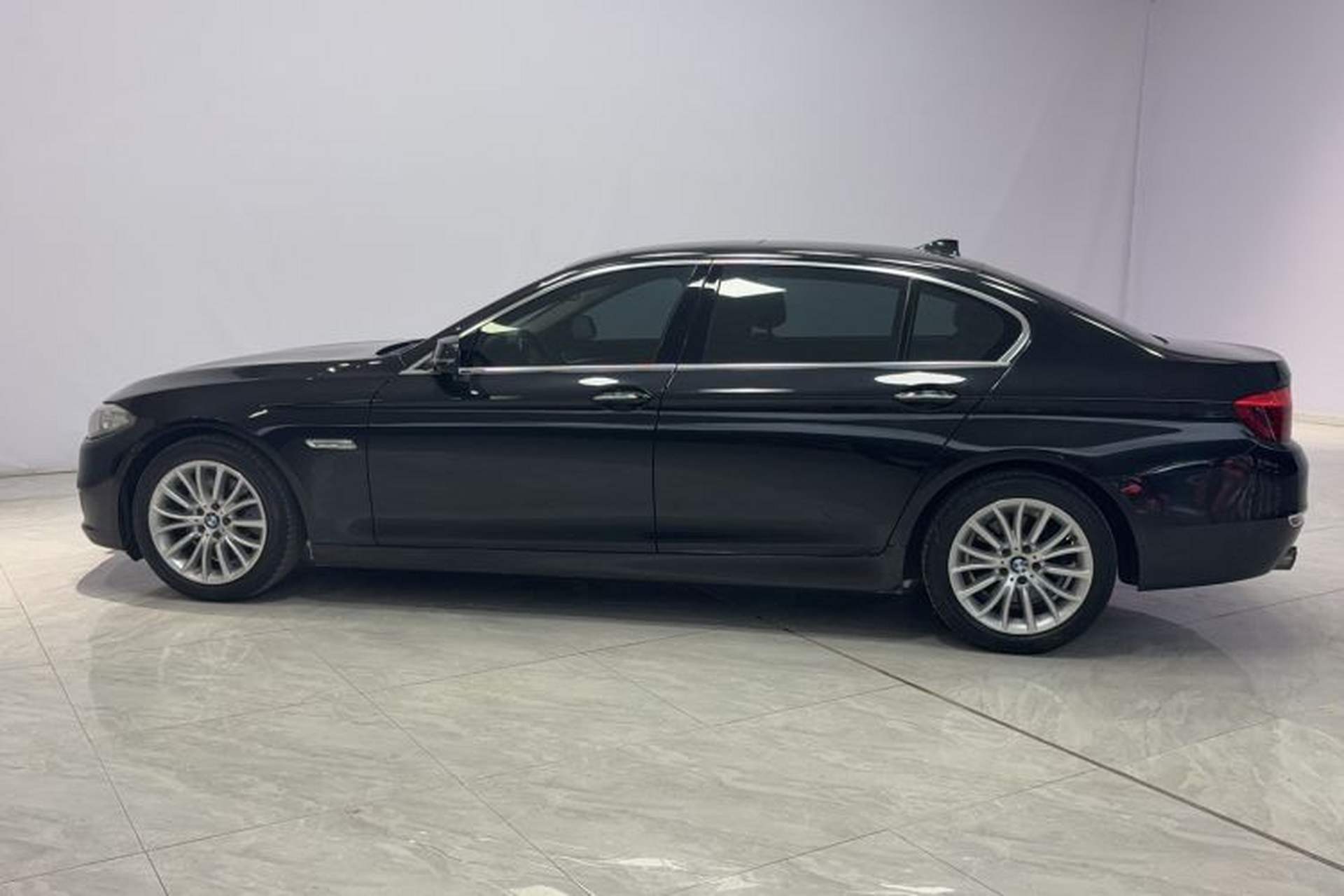 Used BMW 5 Series 2017 525Li Luxury Design Package Exterior 2