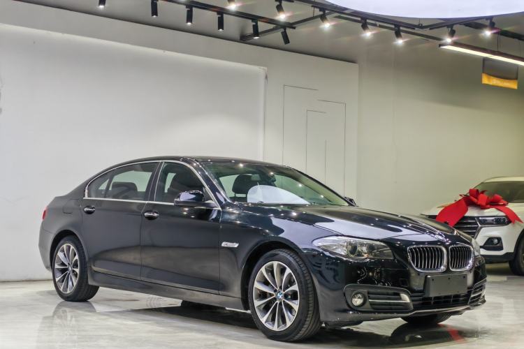 Used BMW 5 Series 2017 525Li Leading Model Exterior 3
