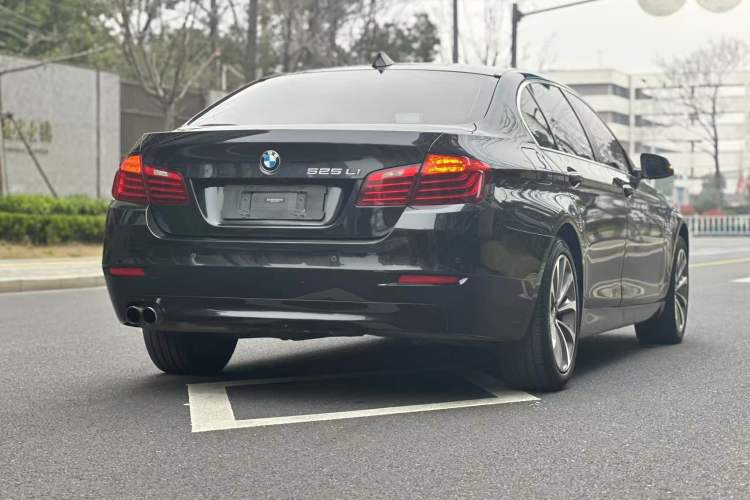 Used BMW 5 Series 2017 525Li Leading Model Exterior 3