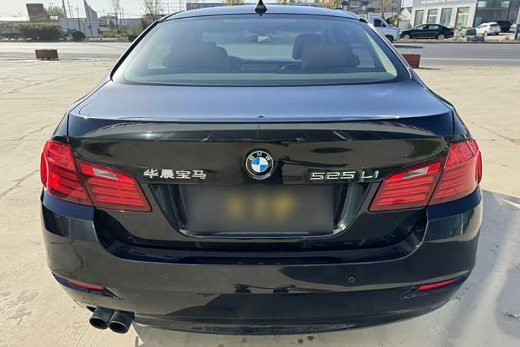 Used BMW 5 Series 2017 525Li Leading Model Exterior 4
