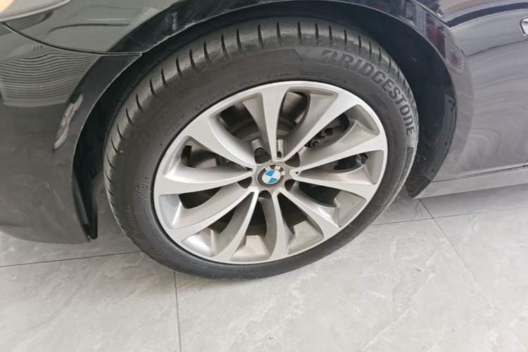Used BMW 5 Series 2017 525Li Leading Model Exterior 4