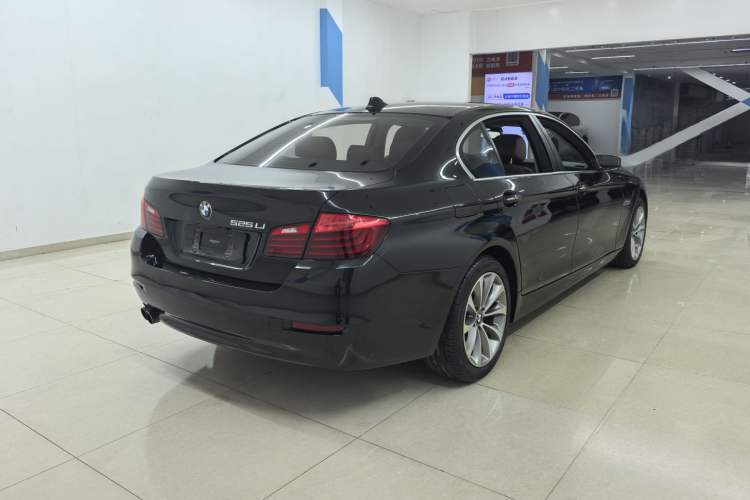 Used BMW 5 Series 2017 525Li Leading Model Exterior 4