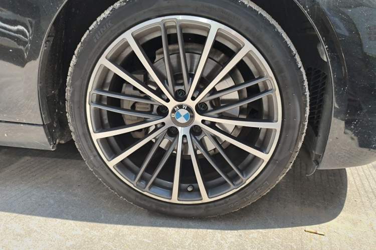 Used BMW 5 Series 2017 525Li Luxury Design Package Exterior 7