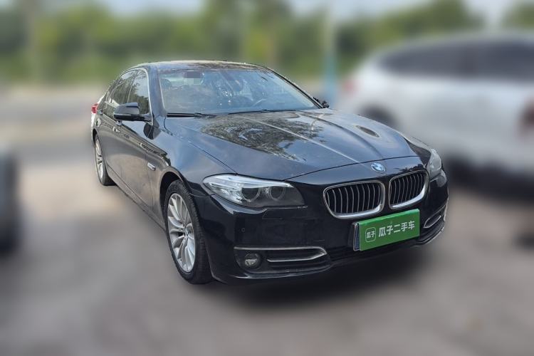 Used BMW 5 Series 2017 525Li Luxury Design Package Front Right 45 Deg