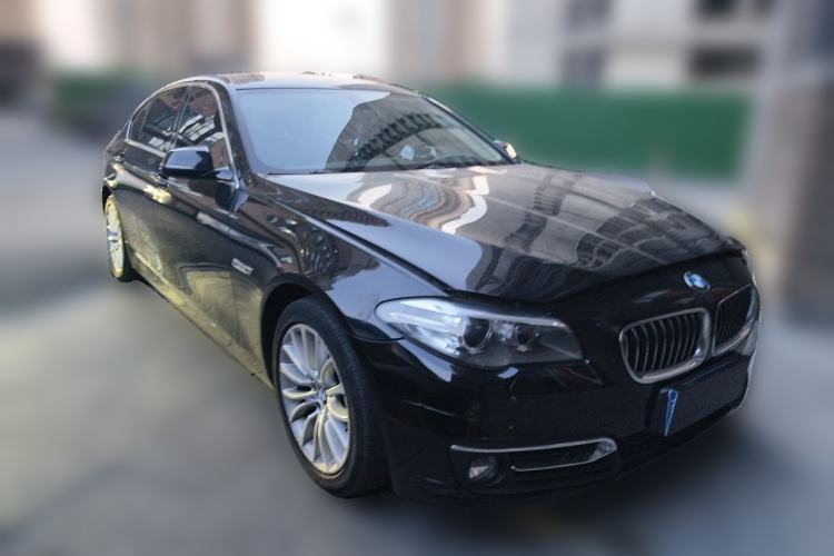 Used BMW 5 Series 2017 525Li Luxury Design Package Front Right 45 Deg