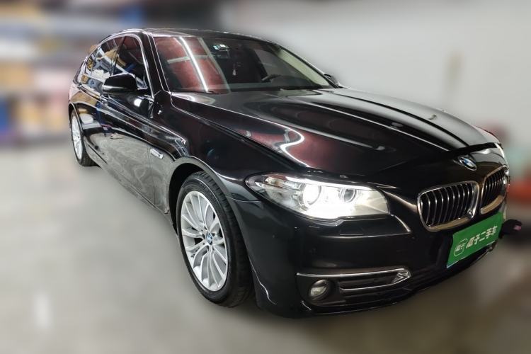 Used BMW 5 Series 2017 525Li Luxury Design Package Front Right 45 Deg