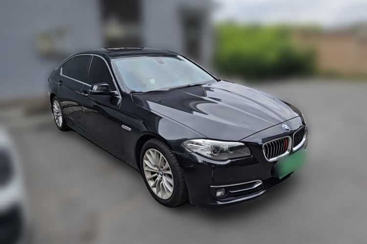 Used BMW 5 Series 2017 525Li Luxury Design Package Front Right 45 Deg