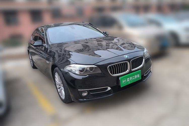 Used BMW 5 Series 2017 525Li Luxury Design Package Front Right 45 Deg