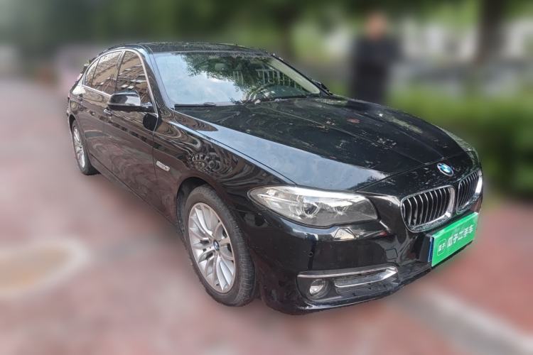 Used BMW 5 Series 2017 525Li Luxury Design Package Front Right 45 Deg