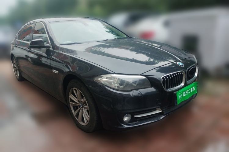 Used BMW 5 Series 2017 520Li Elegant Edition Front Right 45 Deg