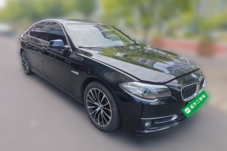 Used BMW 5 Series 2017 525Li Luxury Design Package Front Right 45 Deg