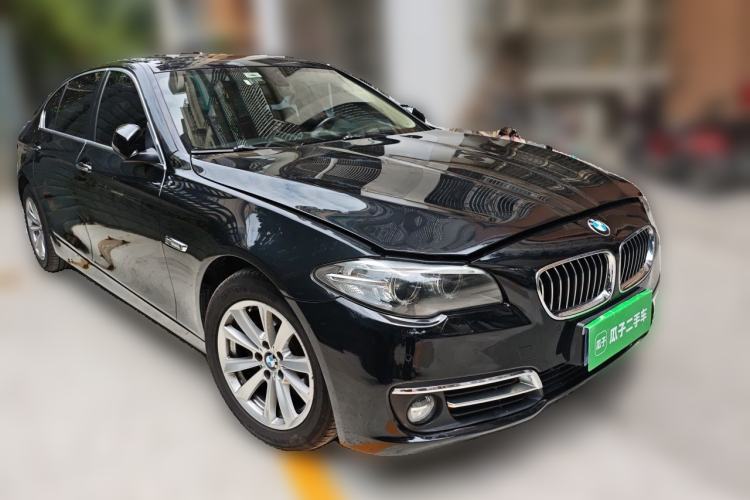 Used BMW 5 Series 2017 520Li Elegant Edition Front Right 45 Deg