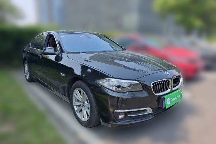 Used BMW 5 Series 2017 520Li Elegant Edition Front Right 45 Deg