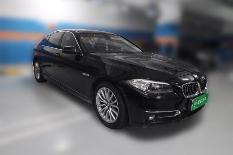 Used BMW 5 Series 2017 525Li Luxury Design Package Front Right 45 Deg