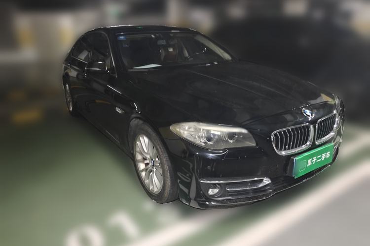 Used BMW 5 Series 2017 525Li Luxury Design Package Front Right 45 Deg