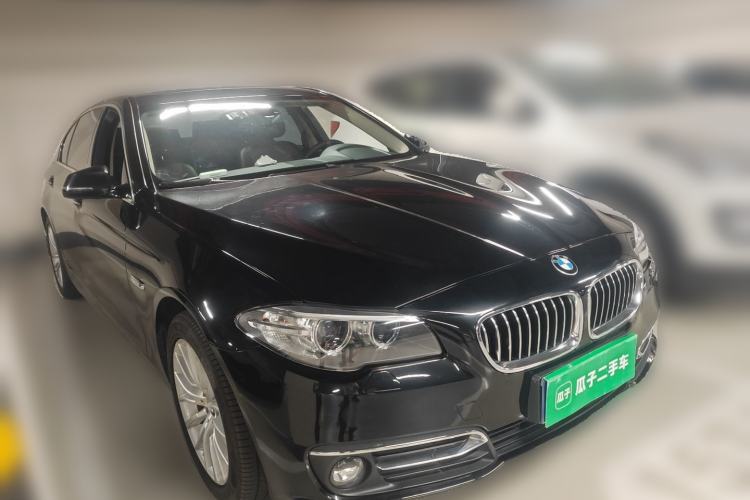 Used BMW 5 Series 2017 525Li Luxury Design Package Front Right 45 Deg
